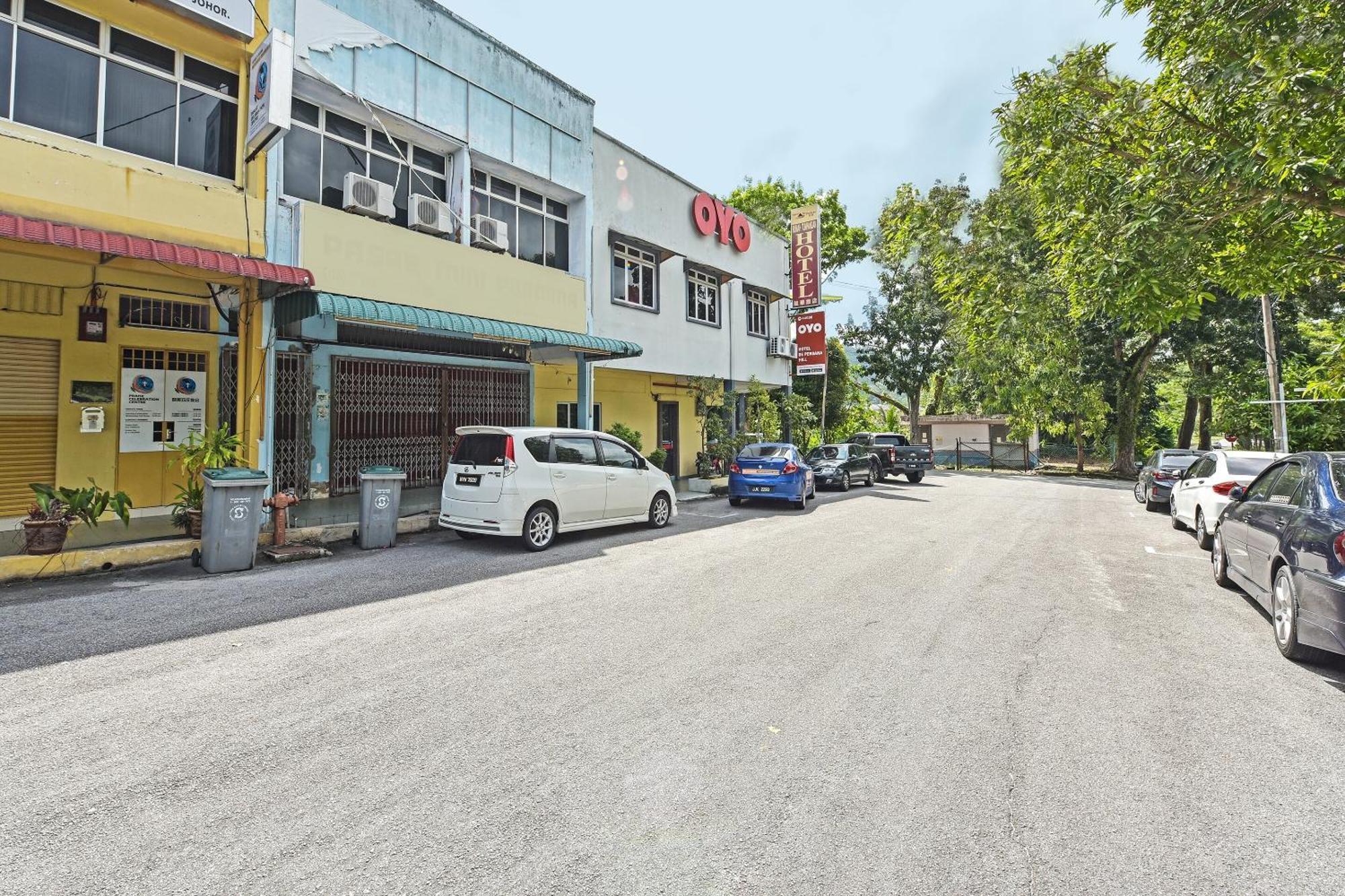 Super Oyo 44036 Hotel De Perdana Hill Batu Pahat Exterior photo