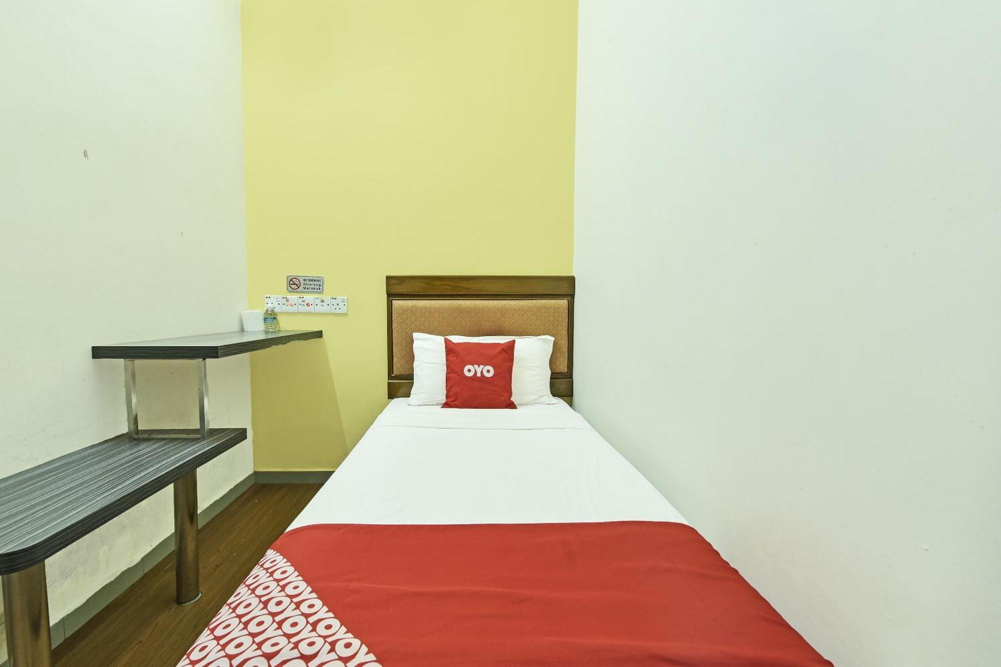 Super Oyo 44036 Hotel De Perdana Hill Batu Pahat Exterior photo